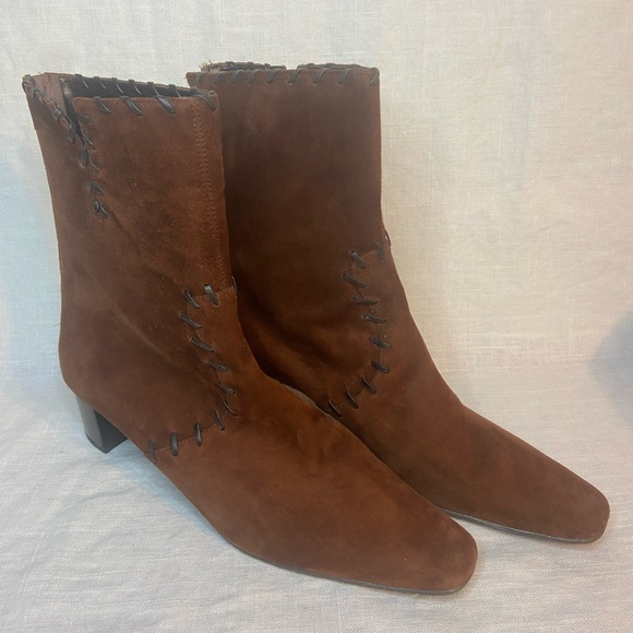 Vaneli Brown Suede Ankle Boot with Leather Cord Trim Zip Heel 11 N - Picture 2 of 8